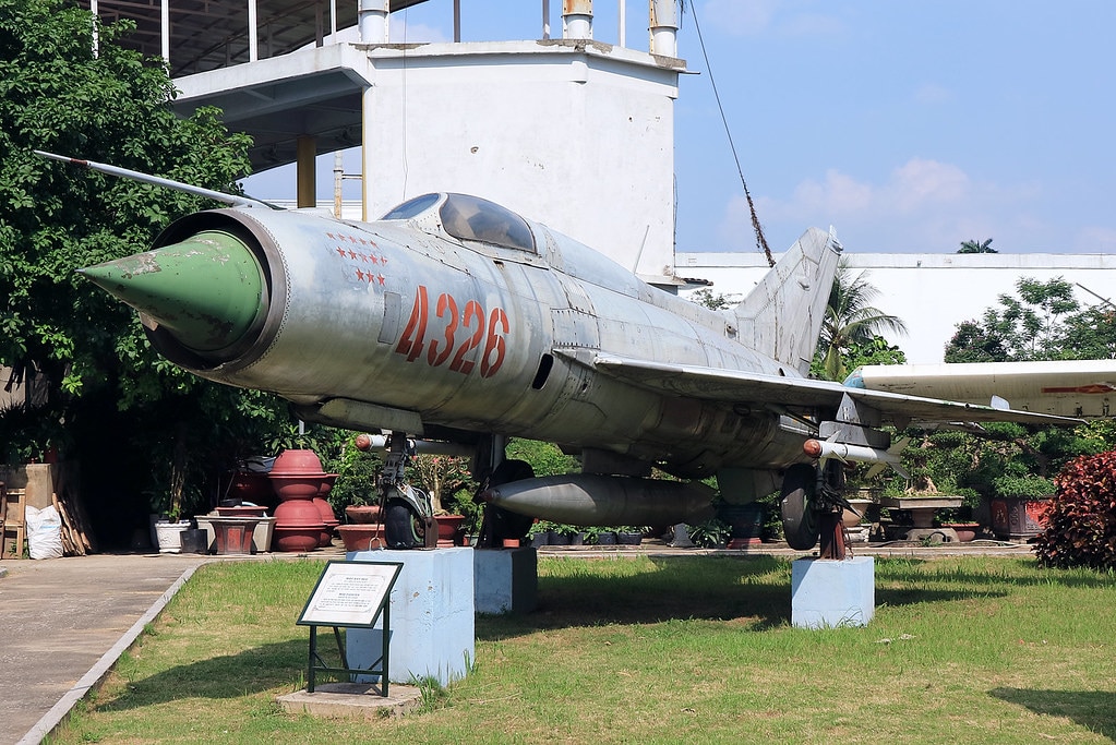 MiG-21 số hiệu 4326 từng được Anh hùng Nguyễn Văn Cốc điều khiển, trở thành “cánh én bạc” gieo rắc nỗi kinh hoàng cho không lực Mỹ trên bầu trời miền Bắc